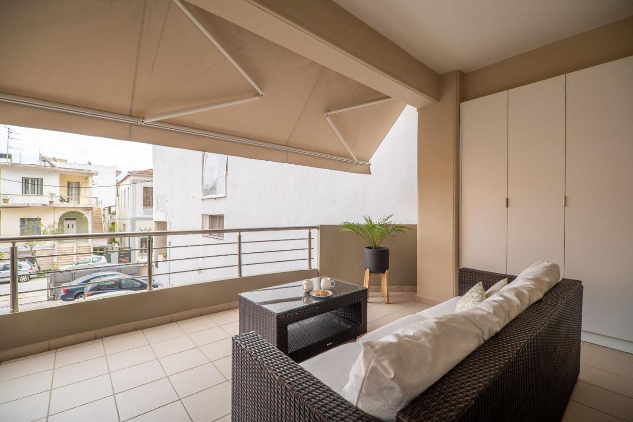City Beach Apartment Chrissi Akti Chania Exterior foto
