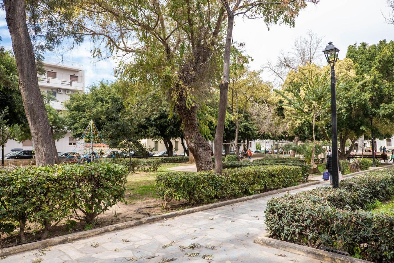 City Beach Apartment Chrissi Akti Chania Exterior foto